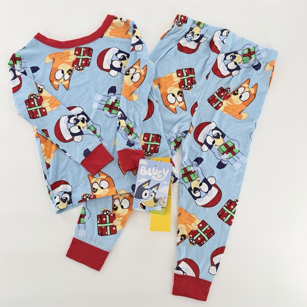 Bluey Christmas Pajamas Toddler 4T Long Sleeves Santa Bingo Gift Print NWT - Picture 2 of 8